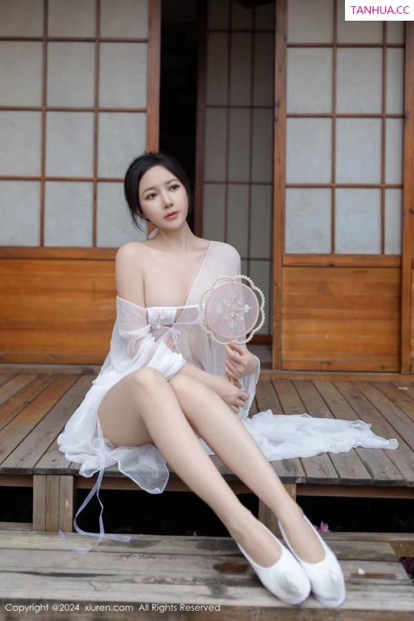 鱼子酱fish  [XiuRen]高清写真图 2024.07.26 No.8927 鱼子酱Fish 美腿性感第8张图片
